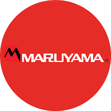 Logo de Maruyama, sur fond rouge, avec une typographie blanche.